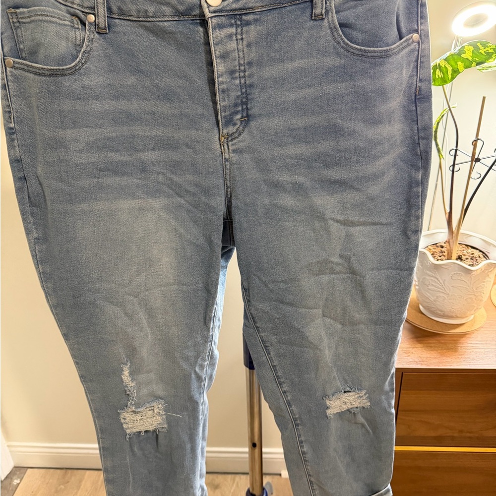 A Beautiful Soul Distressed Boyfriend Jeans Sz 18